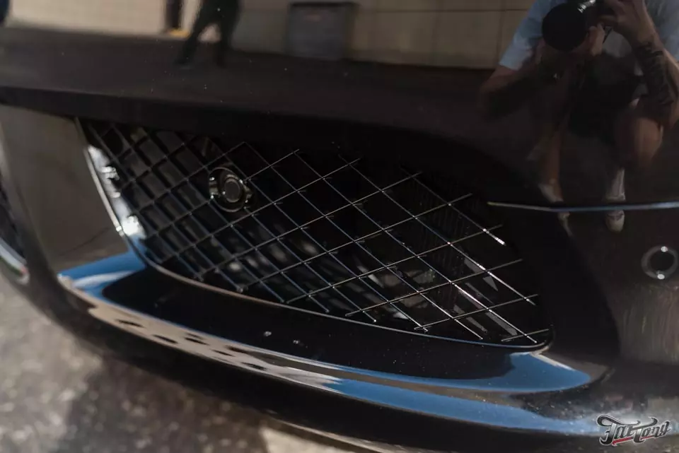 Bentley Continental GT. Произвели антихром экстерьера с удалением хрома и окрасом в малярной камере!